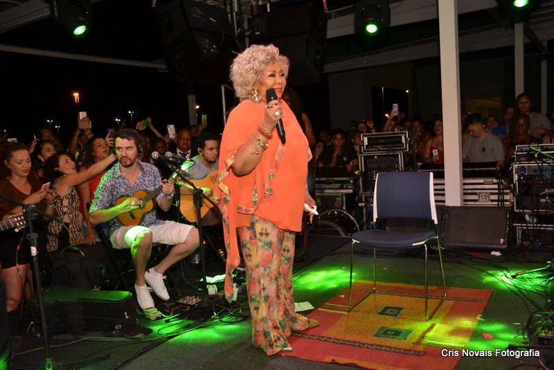 Alcione embala samba Vivant